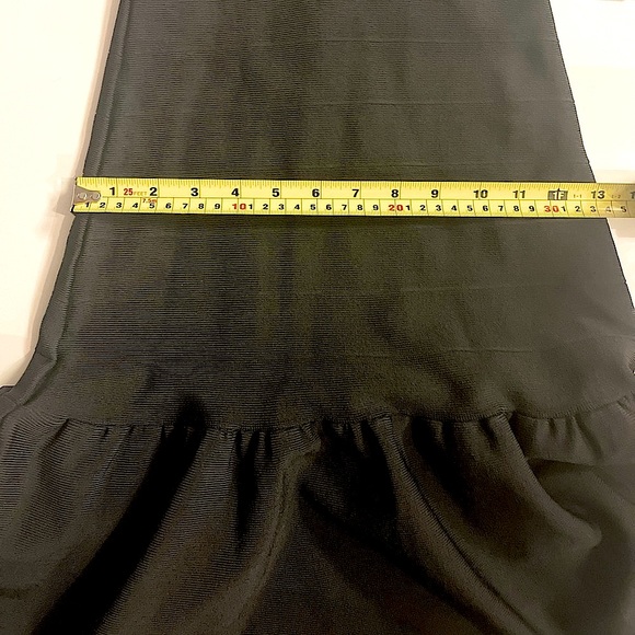 🎉Host Pick 🎉 BNWT Guess Dress - Picture 9 of 9